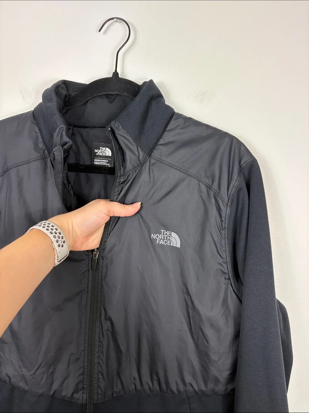 The North Face Men’s Full Zip Jacket Black Size Large Fleece Lined Windbreaker